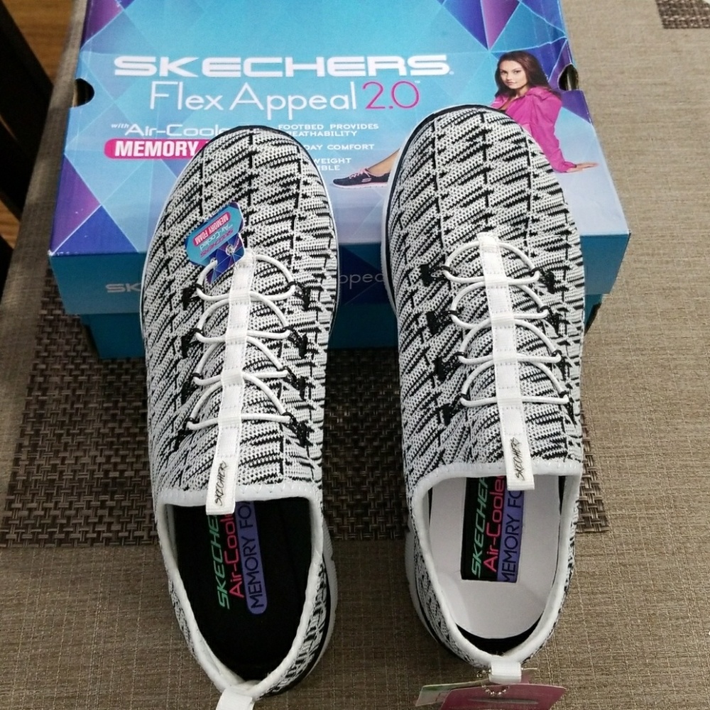 Sketchers Flex Appeal 2.0 womens White Black NEW